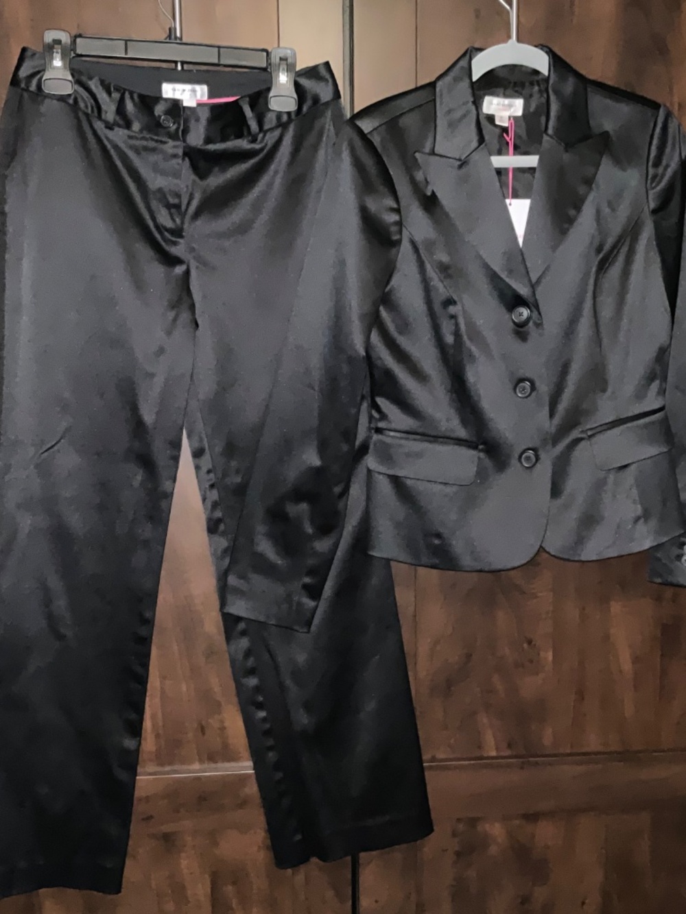 Isaac Mizrahi New York Black Satin Suit - Picture 13 of 14